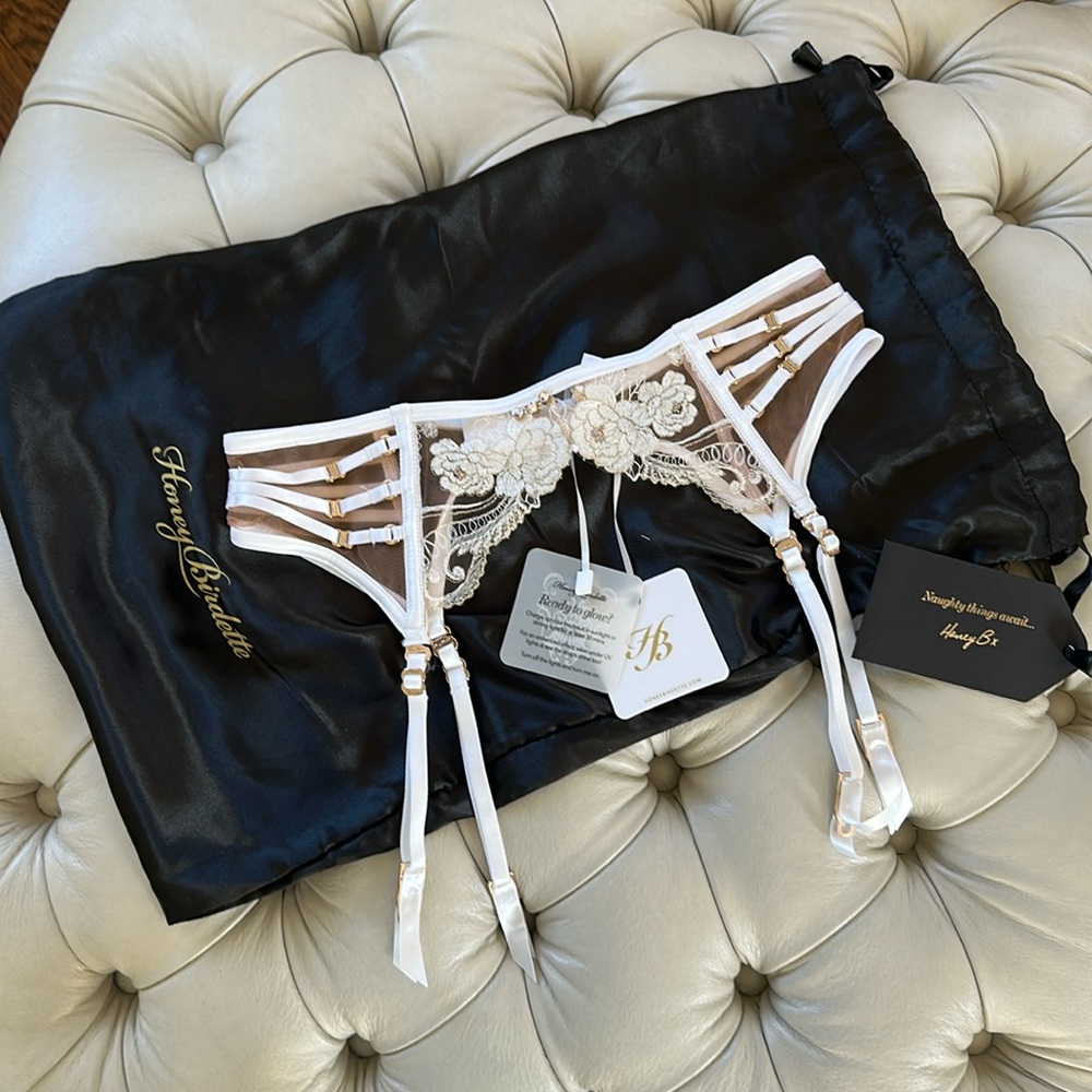 🔥NWT Honey Birdette Valeria Glow Ivory Garter Belt Size M SOLD OUT!🔥